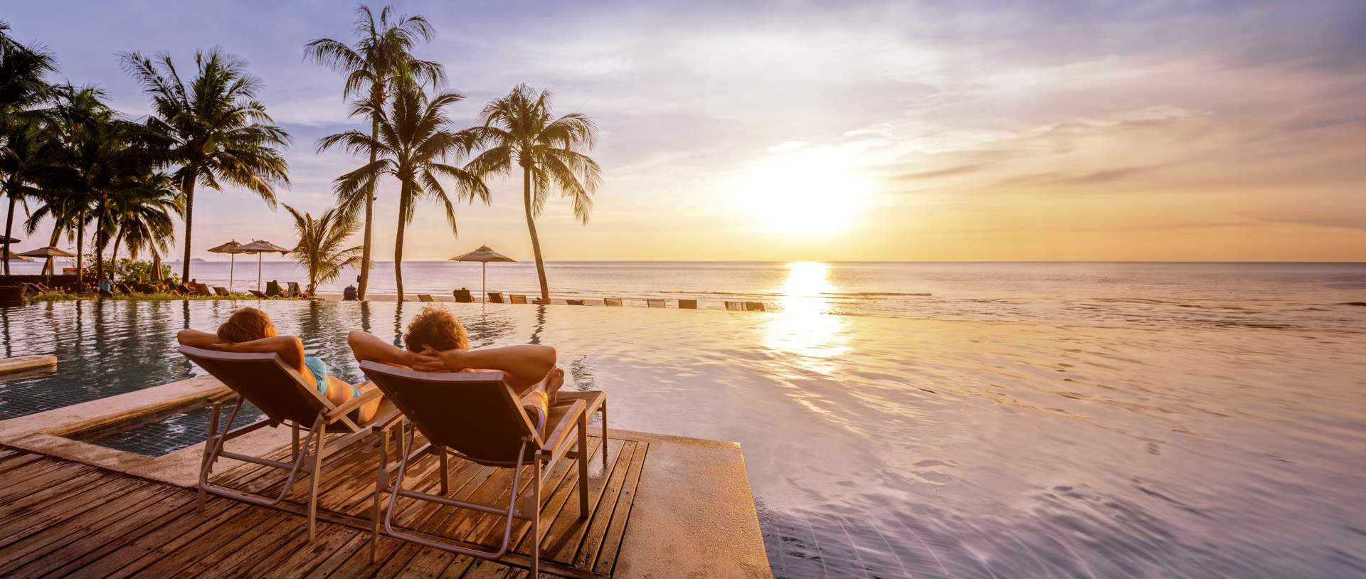 Beach Holidays For Couple In Luxury Hotel, Banner Background