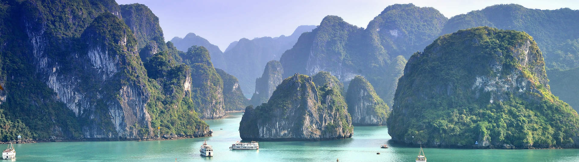 Halong Bay Boats (1)