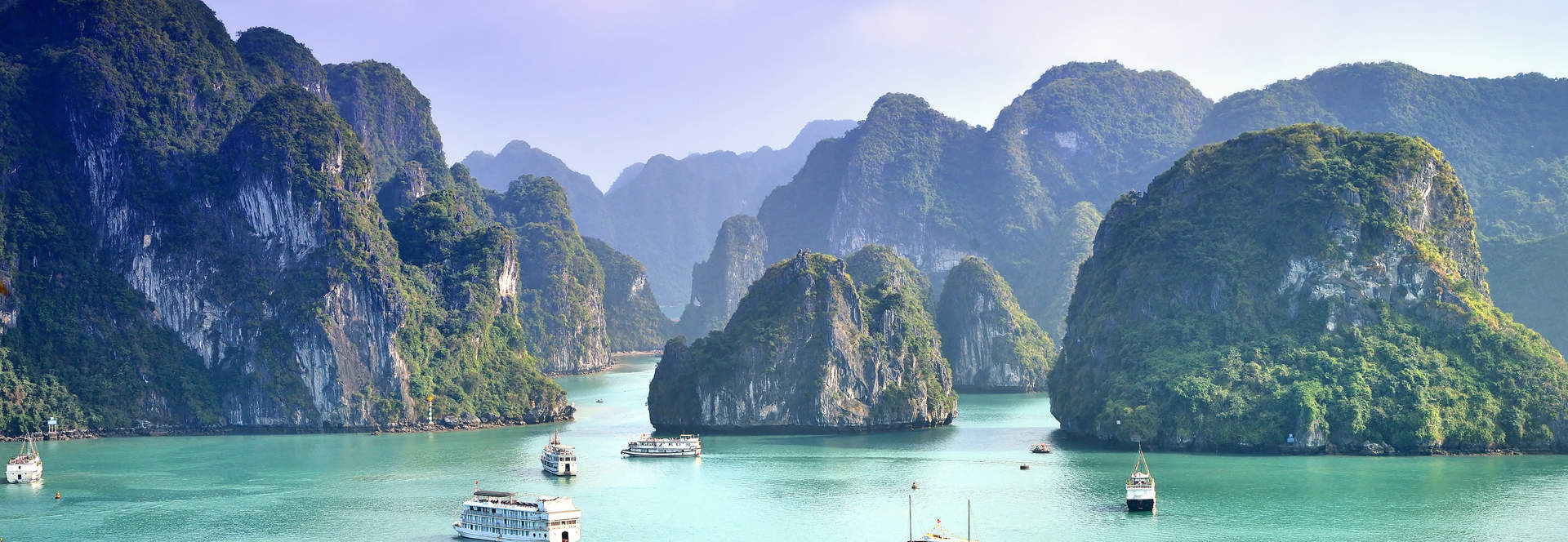 Halong Bay Boats (1)