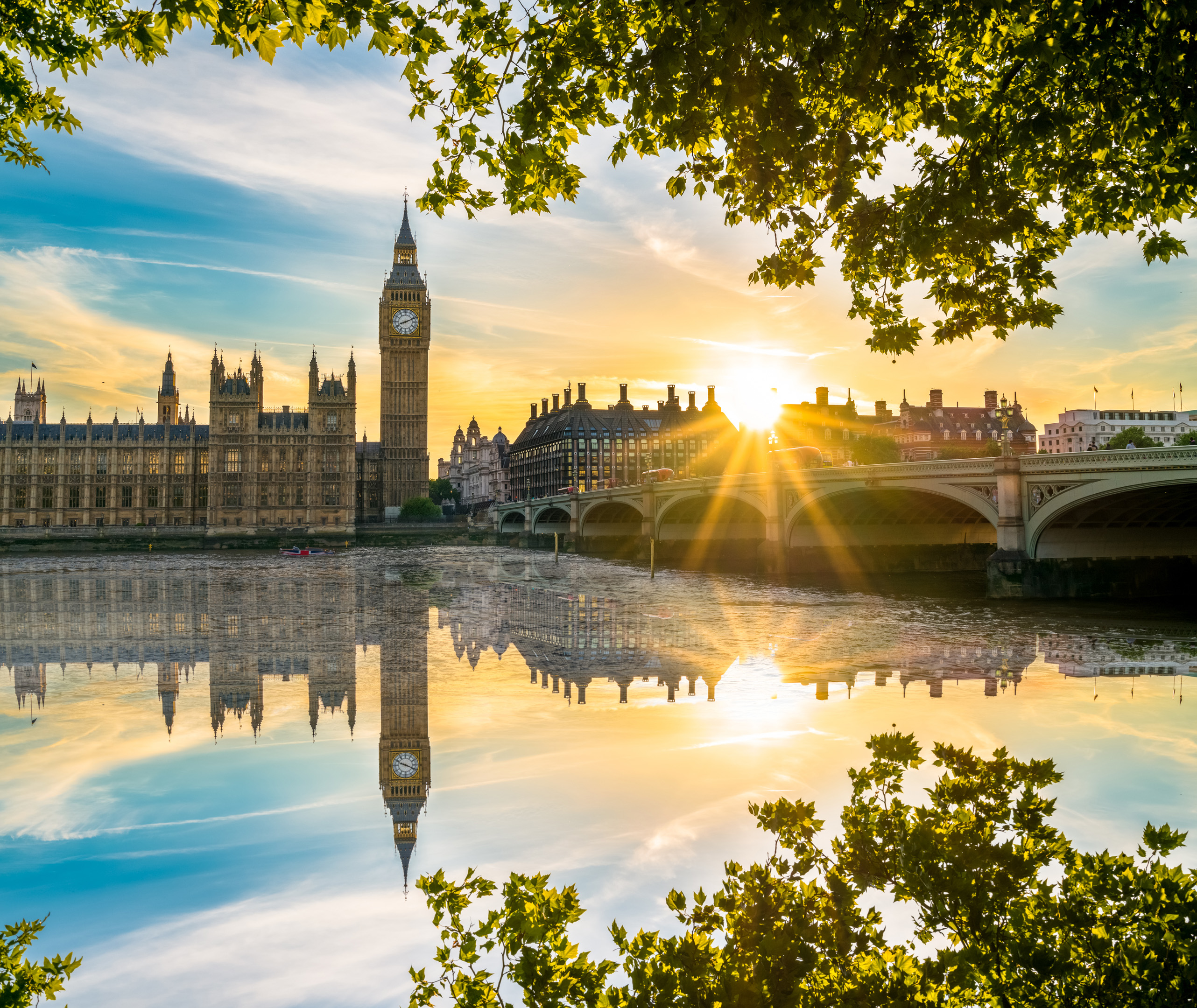 London Sunny Big Ben Thames (1)