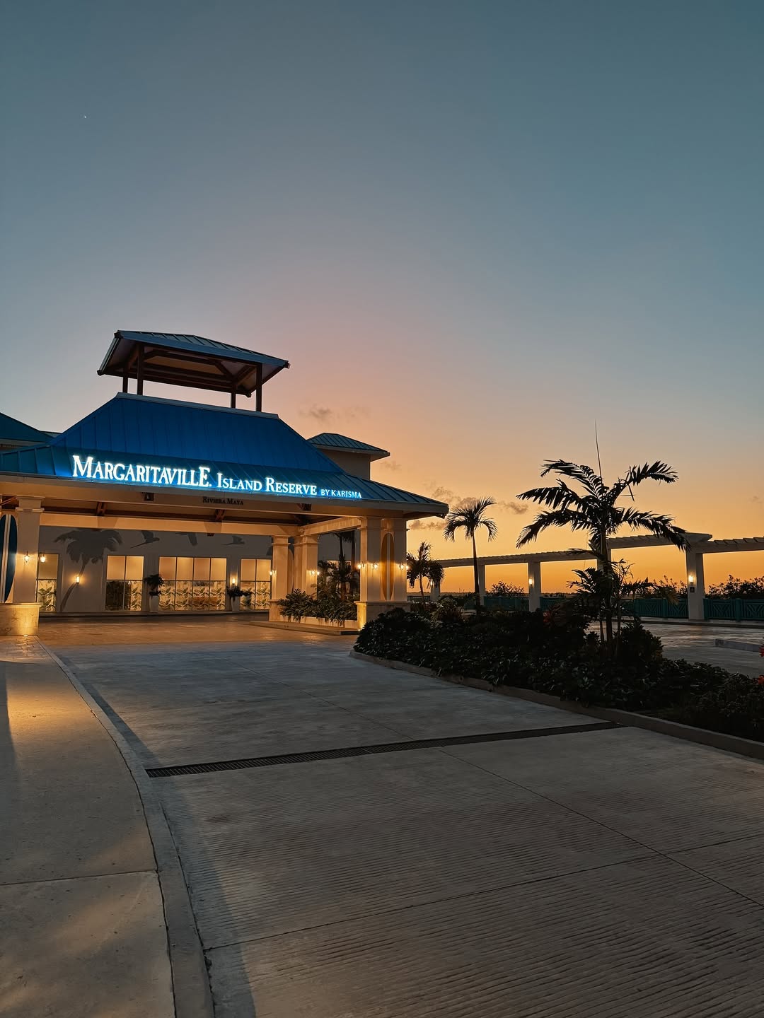 Margaritaville Island Reserve Riviera Maya Front