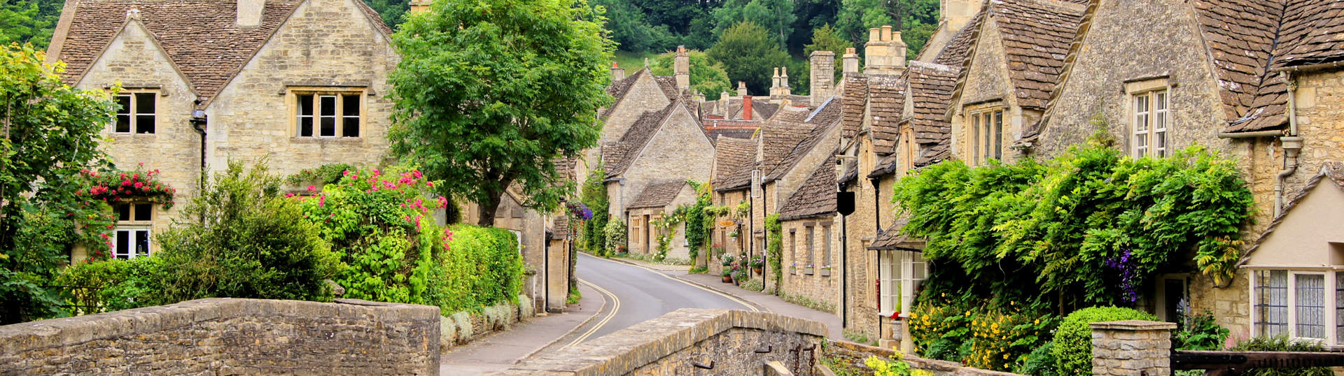 Cotswold Picturesque Village (1)