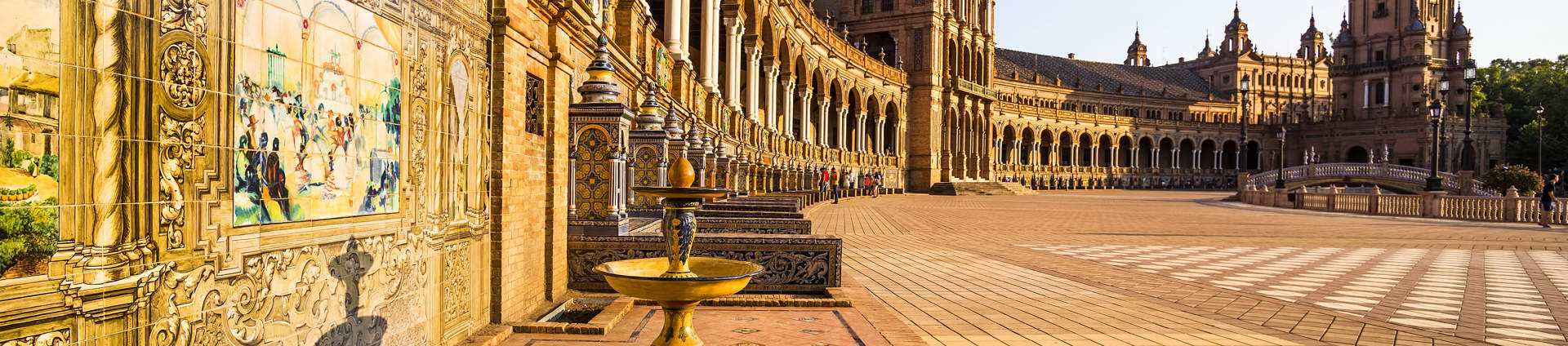 Thinkstockphotos 532664651 Spanish Square Plaza De España In Sevilla