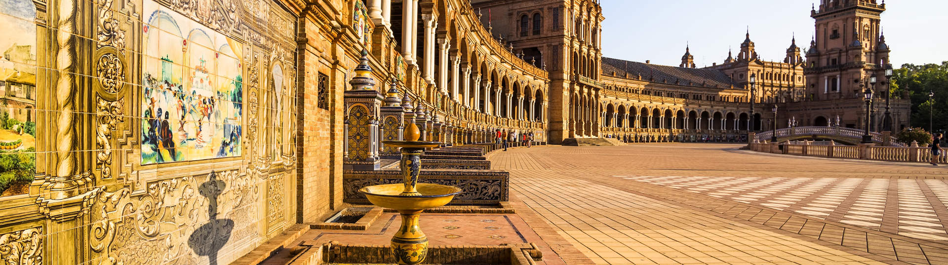 Thinkstockphotos 532664651 Spanish Square Plaza De España In Sevilla