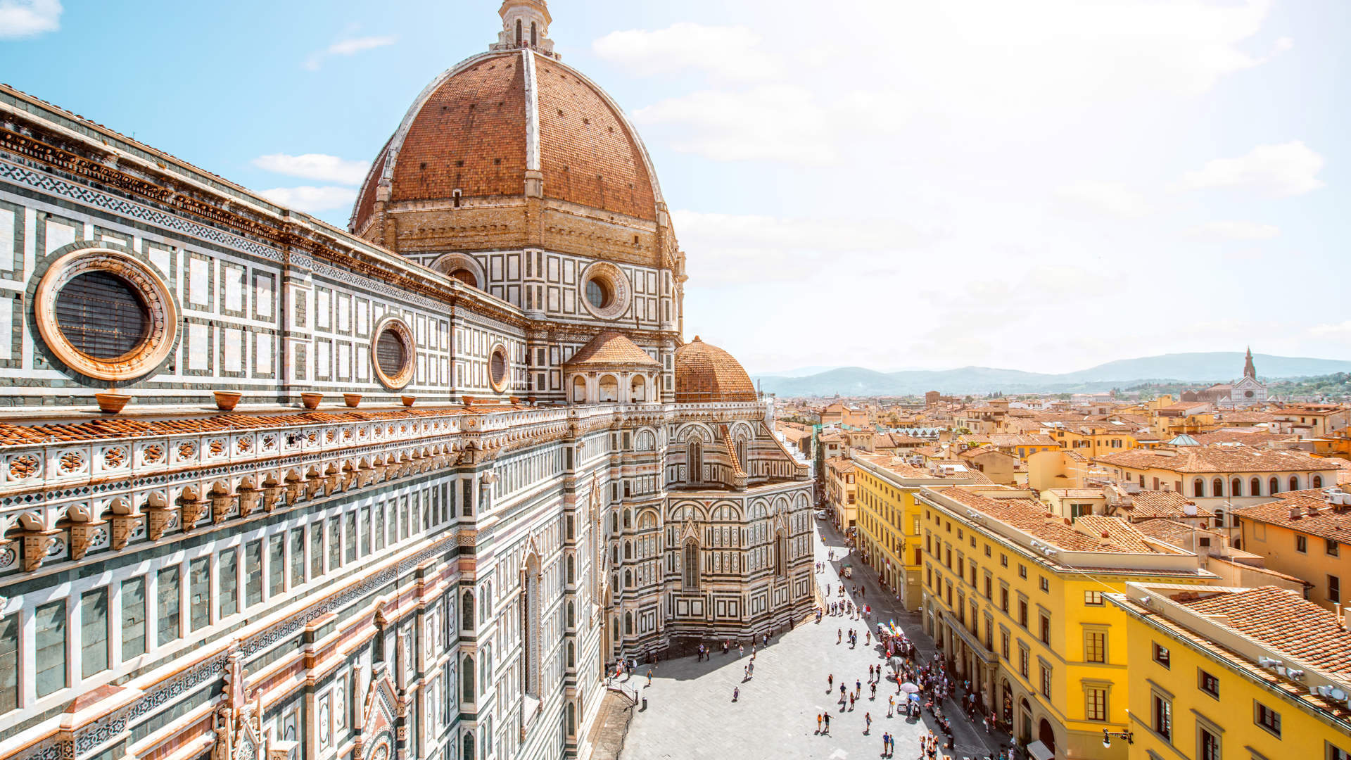 Top Cityscape View On The Dome Of Santa Maria Del Fiore Church And Old Town In Florence (2)